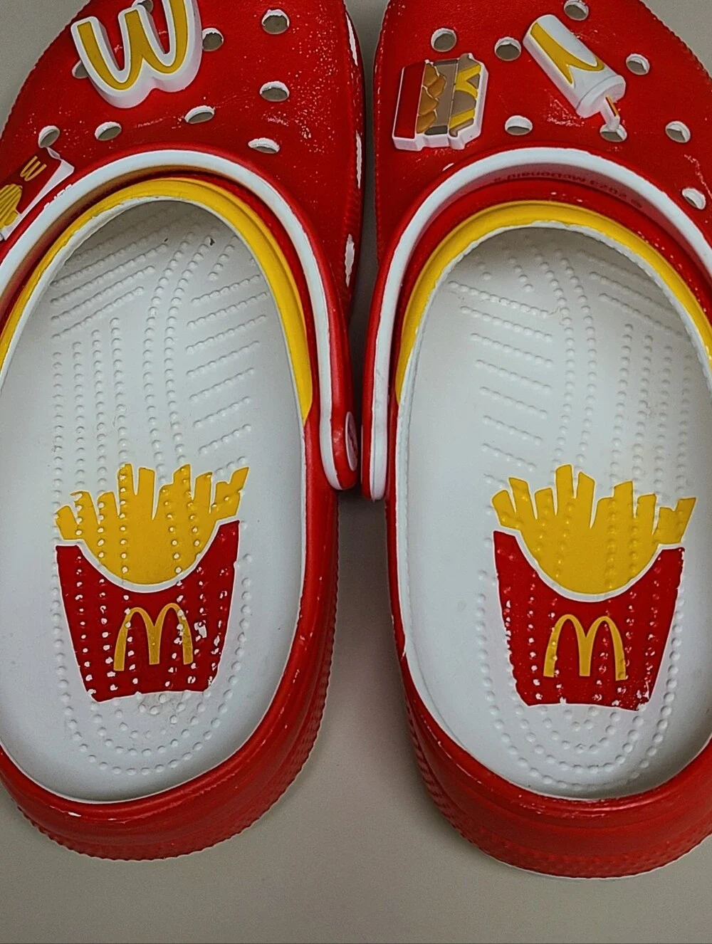 CROCS mc donald